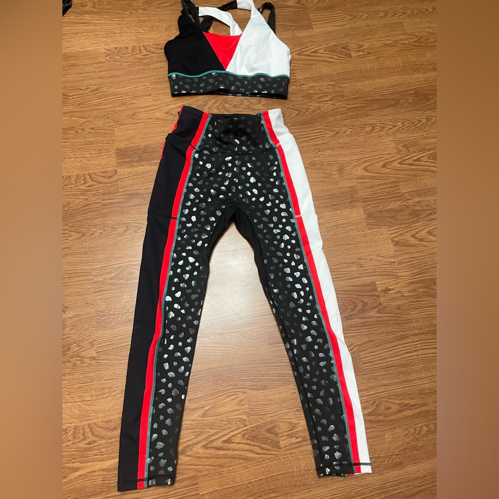 Crowned Athletics DE VILLE VILLAIN LEGGINGS size med